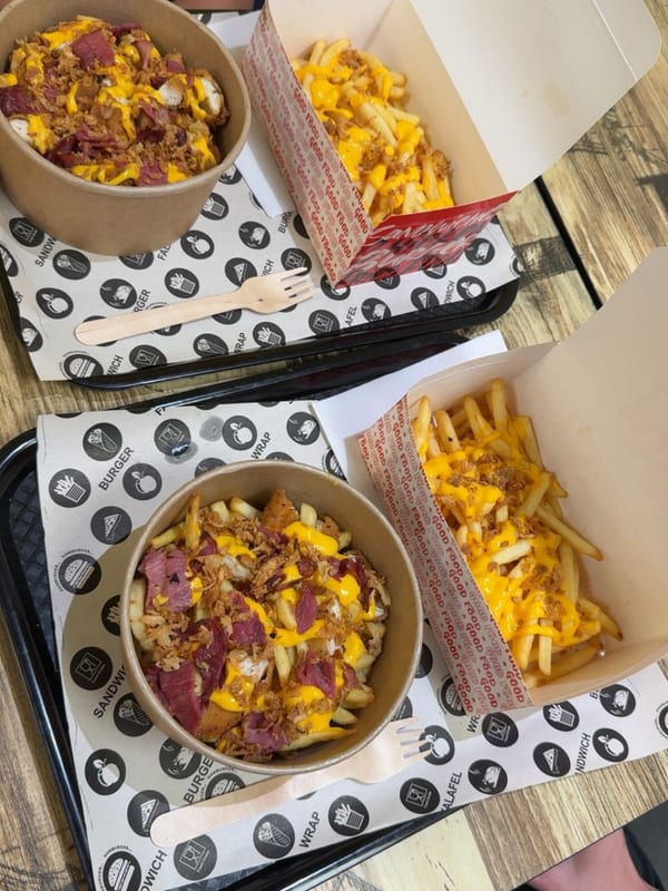 Bowls Bacon Cheddar + Frites